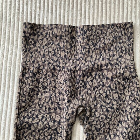 SPANX Look At Me Now Gray Black brown Leopard Print Leggings - Size XS - Picture 2 of 6